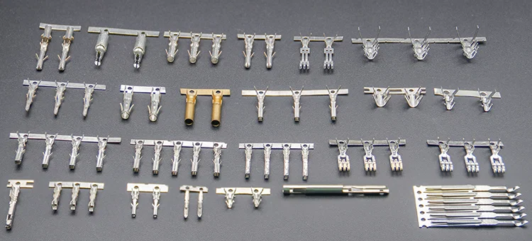 PCB-soldeer eindschakelaar, messing mannelijke eindconnector, OEM-precisiestempel terminalconnector 