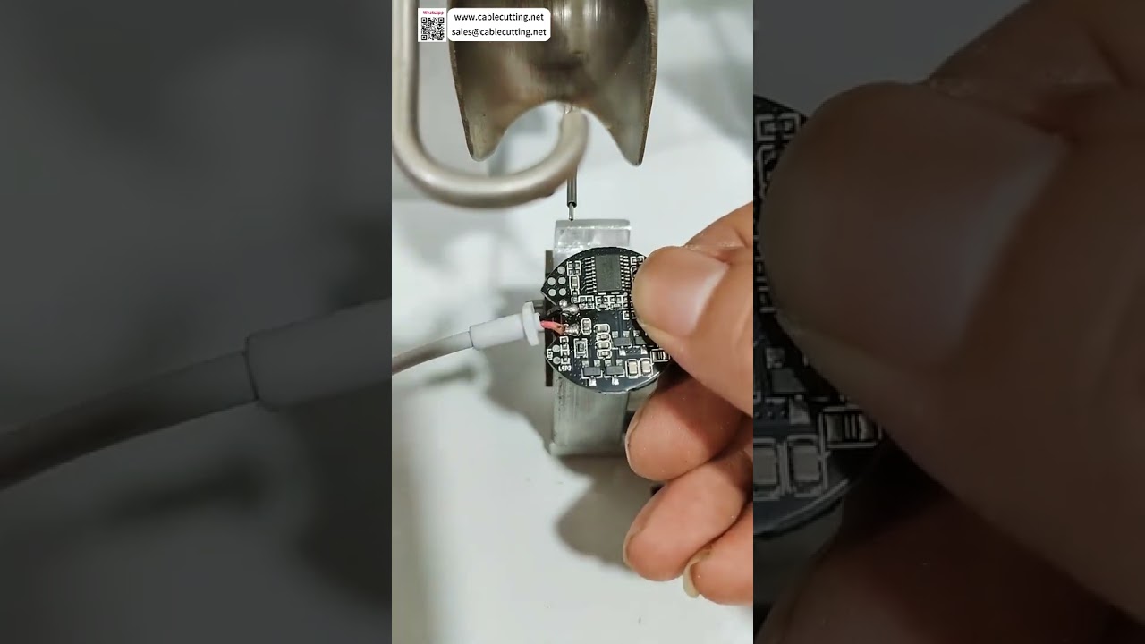 Semi-automatische soldeermachine voor draadloze opladers – Hoogprecisie elektronische spoellassen