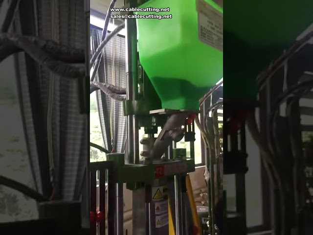 15T Automatische Verticale Spuitgietmachine voor Stekkers en Kleine Draadproducten