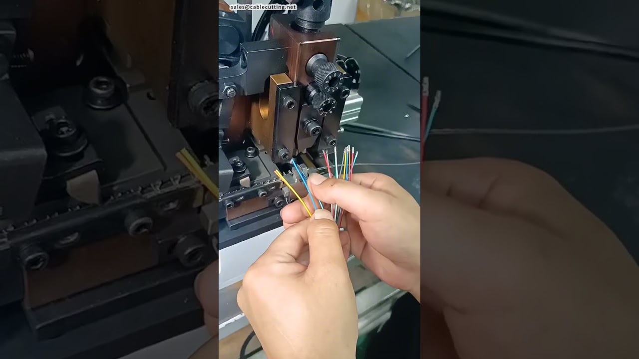 Wire Stripping and Crimping Machine with Terminal Applicator