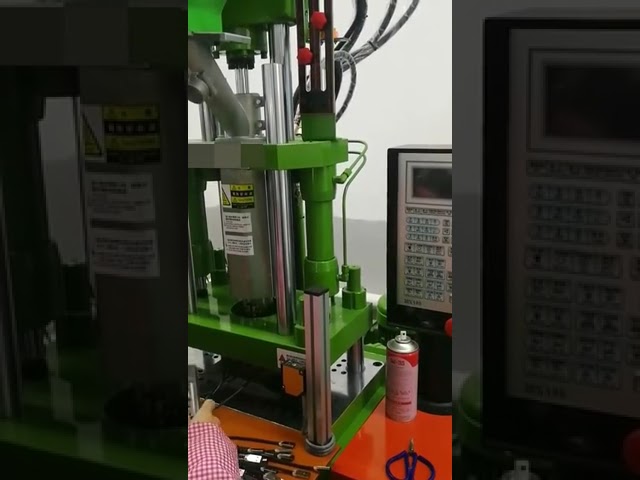 450ST Automatische Verticale Spuitgietmachine voor Oplader en Elektronische Onderdelen