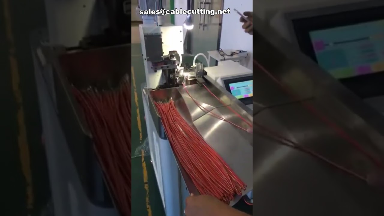 Automatische Terminalpers- en Crimpmachine | Komax Kabelverwerkingsapparatuur