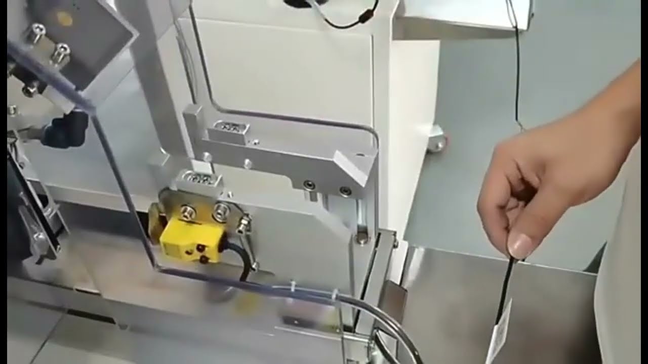 USB Earphone Wire Harness Flag Self-adhesive Labeler Cable Wire Labeling Machine for Wire Folding and Packaging