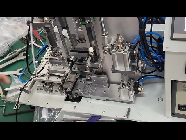 Halfautomatische multifunctionele machine voor solderen en strippen van USB-kabels