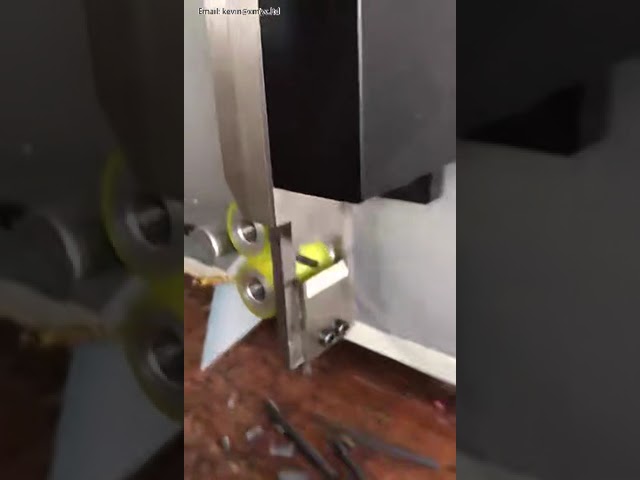 SWT508QG Automatische snij- en omhulmachine voor computerkabels – voor siliconen, plastic en PVC buizen