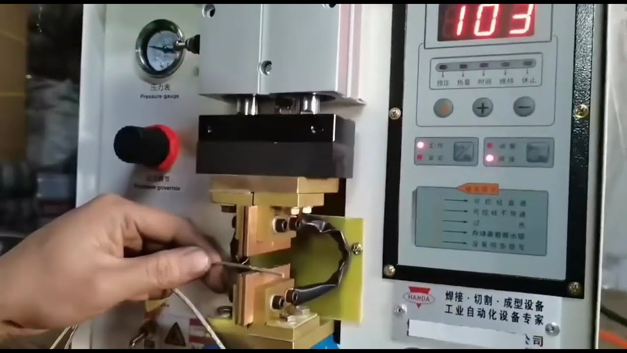 Echte video: eenmalig strippen van kabelafscherming - geautomatiseerde machine