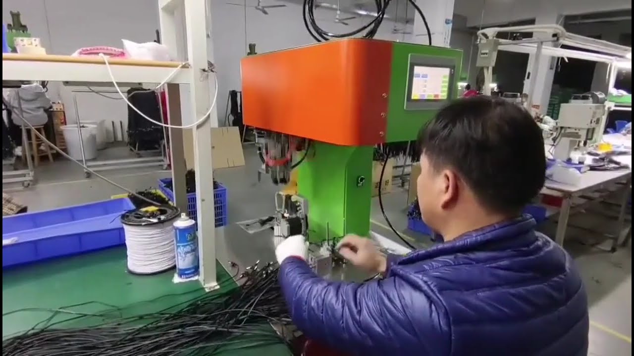 Automatische Wikkel- en Bindmachine: Functionaliteit voor Efficiënt Industrieel Verpakken