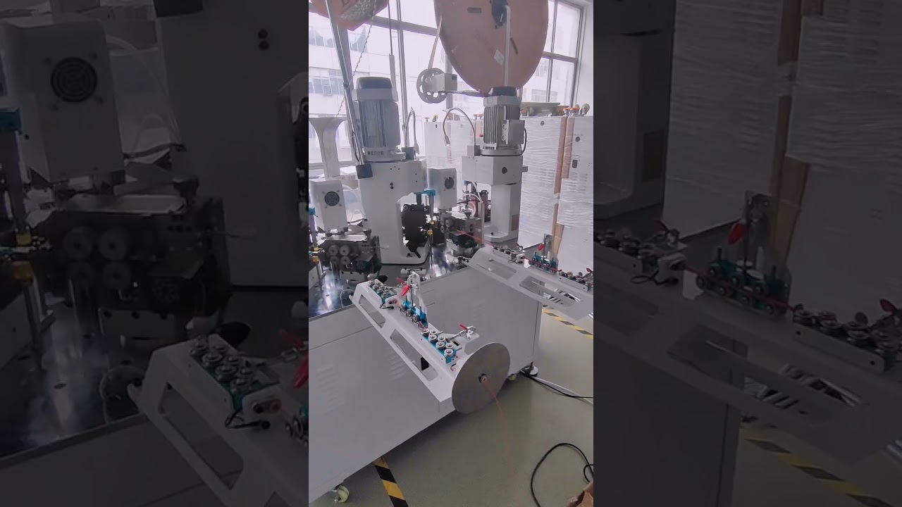 Machine voor het samenvoegen en krimpen van grote en kleine draden #machine #kabeldraadstripmachine #fabriek