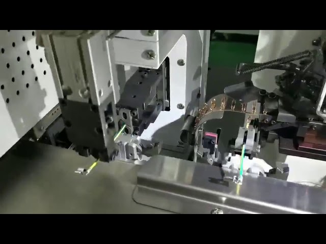 Volledig automatische krimpkousmachine: inbrengen, twisten, vertinnen & crimpen
