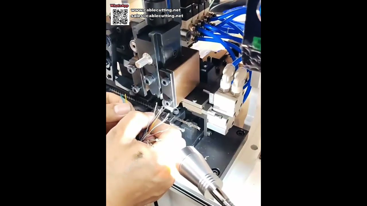 Enkelvoudige machine voor strippen en crimpen van draden, hoge snelheid, precisie, vervangt handmatige verwerking